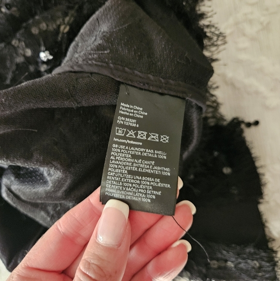 H&M Sequined Set Black Skirt and Crop Top Size Medium/ Large - Picture 11 of 11